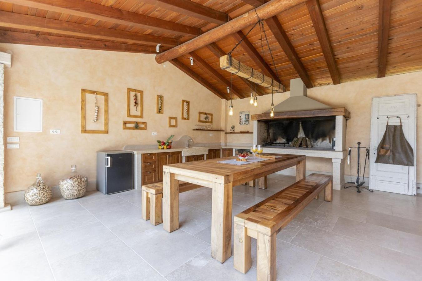 Villa Viscum In Central Istria For 8 Persons With Large Garden - Pet Friendly 帕津 外观 照片