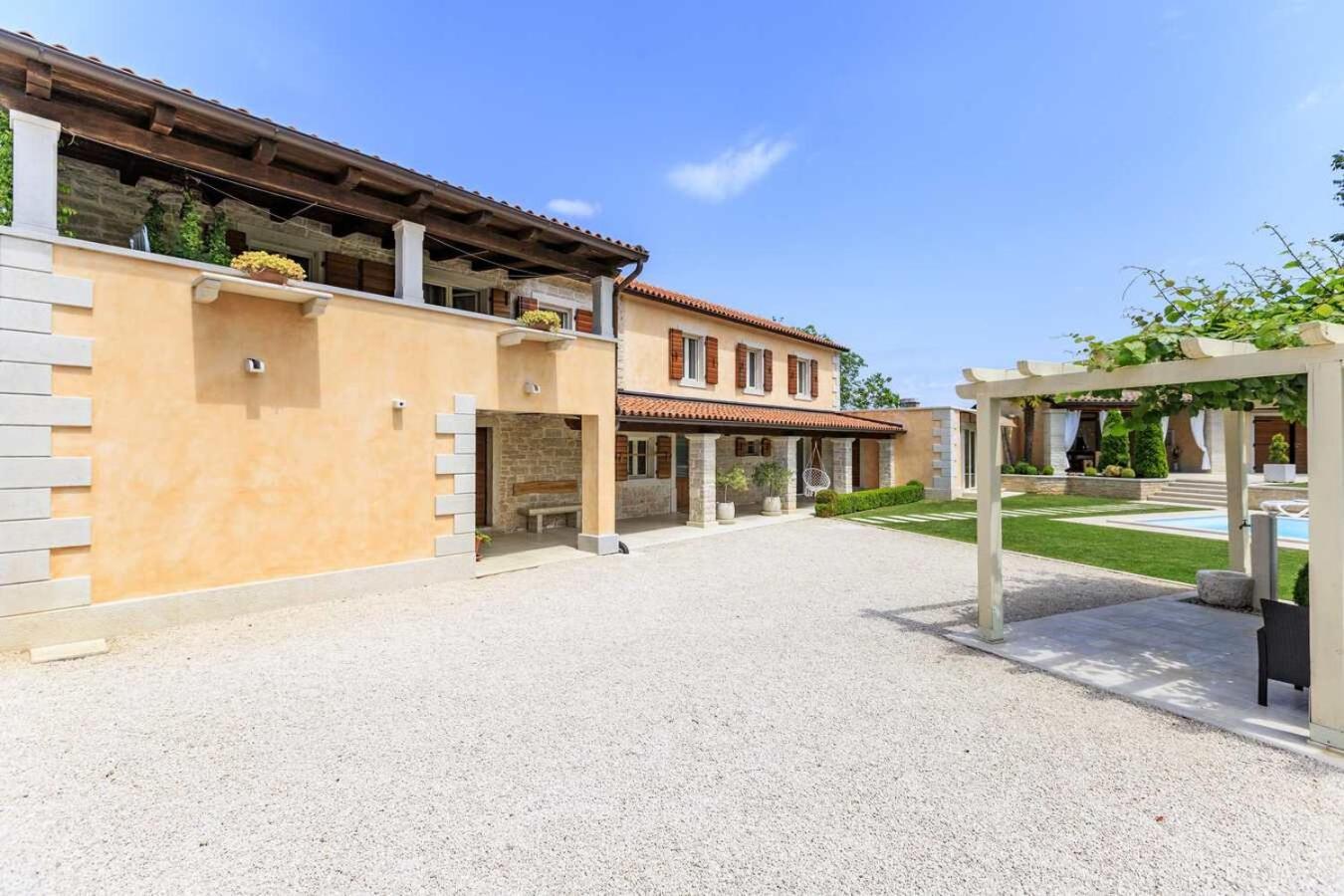 Villa Viscum In Central Istria For 8 Persons With Large Garden - Pet Friendly 帕津 外观 照片