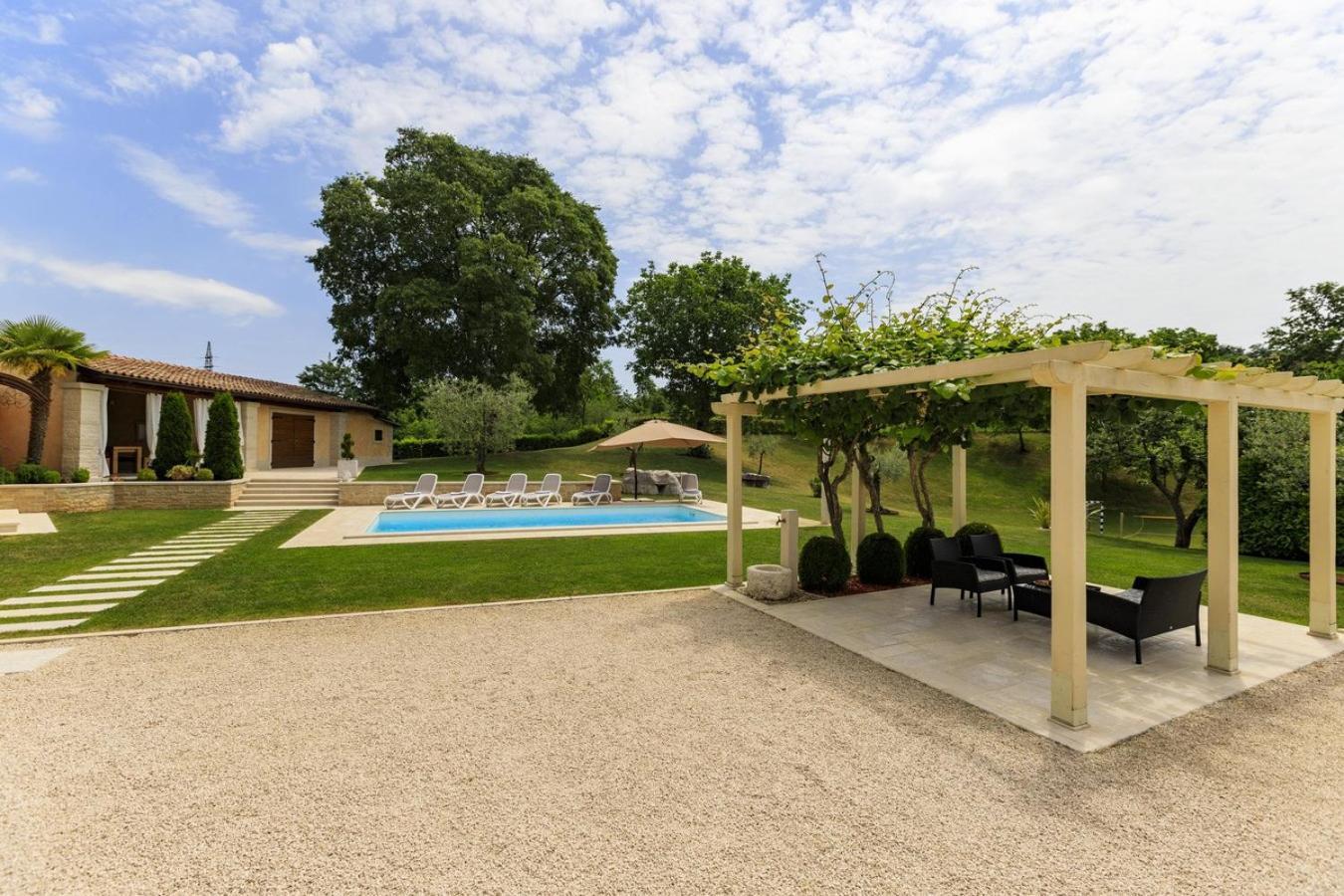 Villa Viscum In Central Istria For 8 Persons With Large Garden - Pet Friendly 帕津 外观 照片