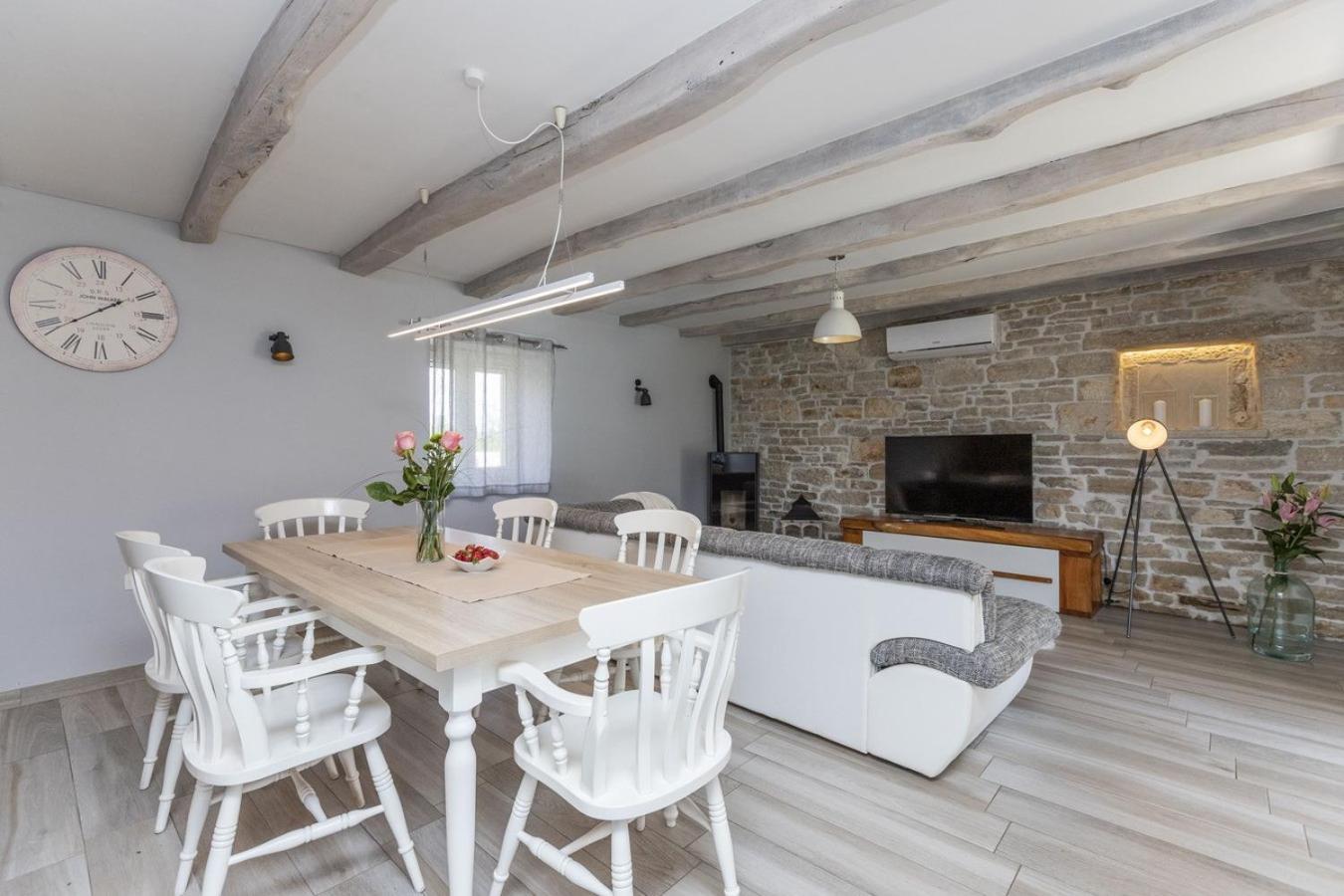 Villa Viscum In Central Istria For 8 Persons With Large Garden - Pet Friendly 帕津 外观 照片